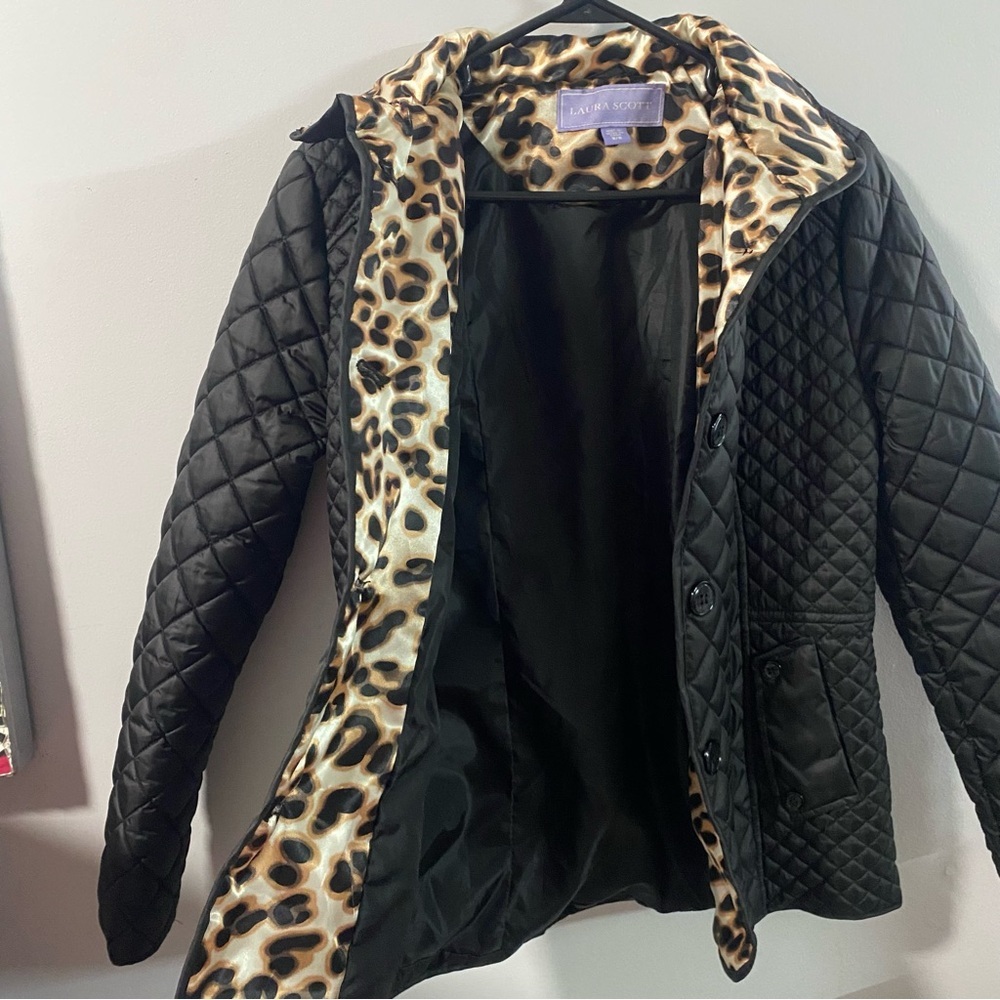 Laura Scott Black Quilted Puffer with Leopard Collar - Picture 6 of 8